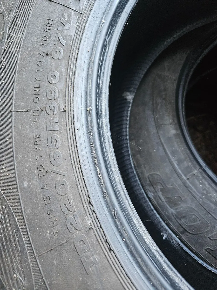 Dunlop SP Sport 300 220/65R R390 Jaguar XJ40 full - Image 1