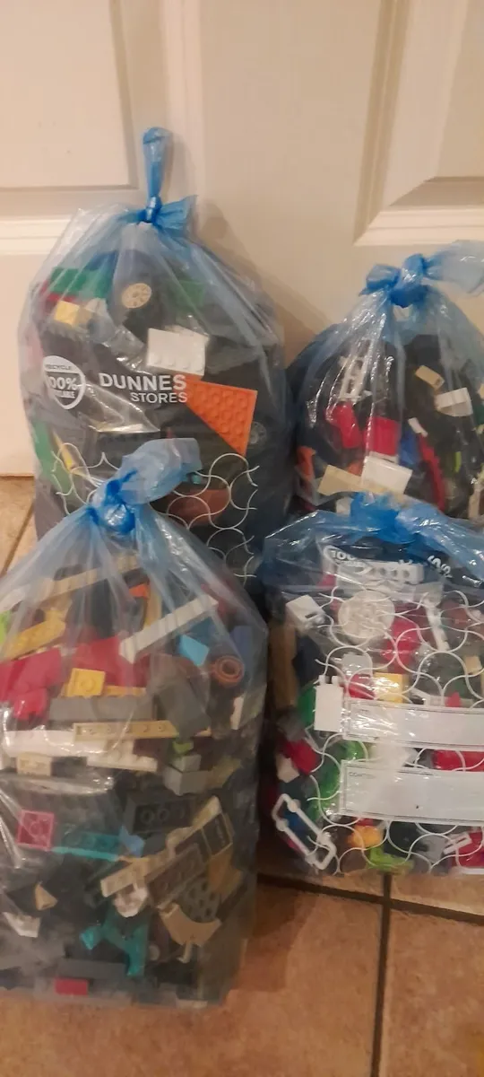 4 kg of lego - Image 2