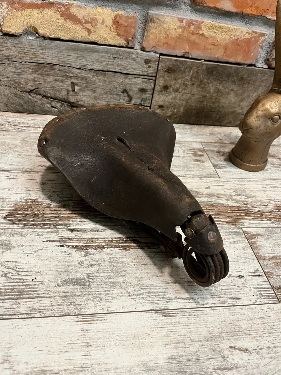 Vintage BICYCLE SADDLE - Image 4