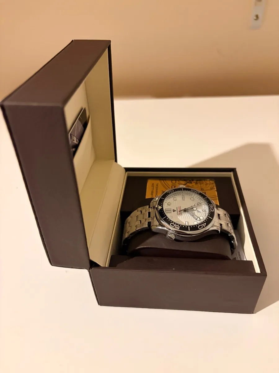 Wrist watch - Image 2