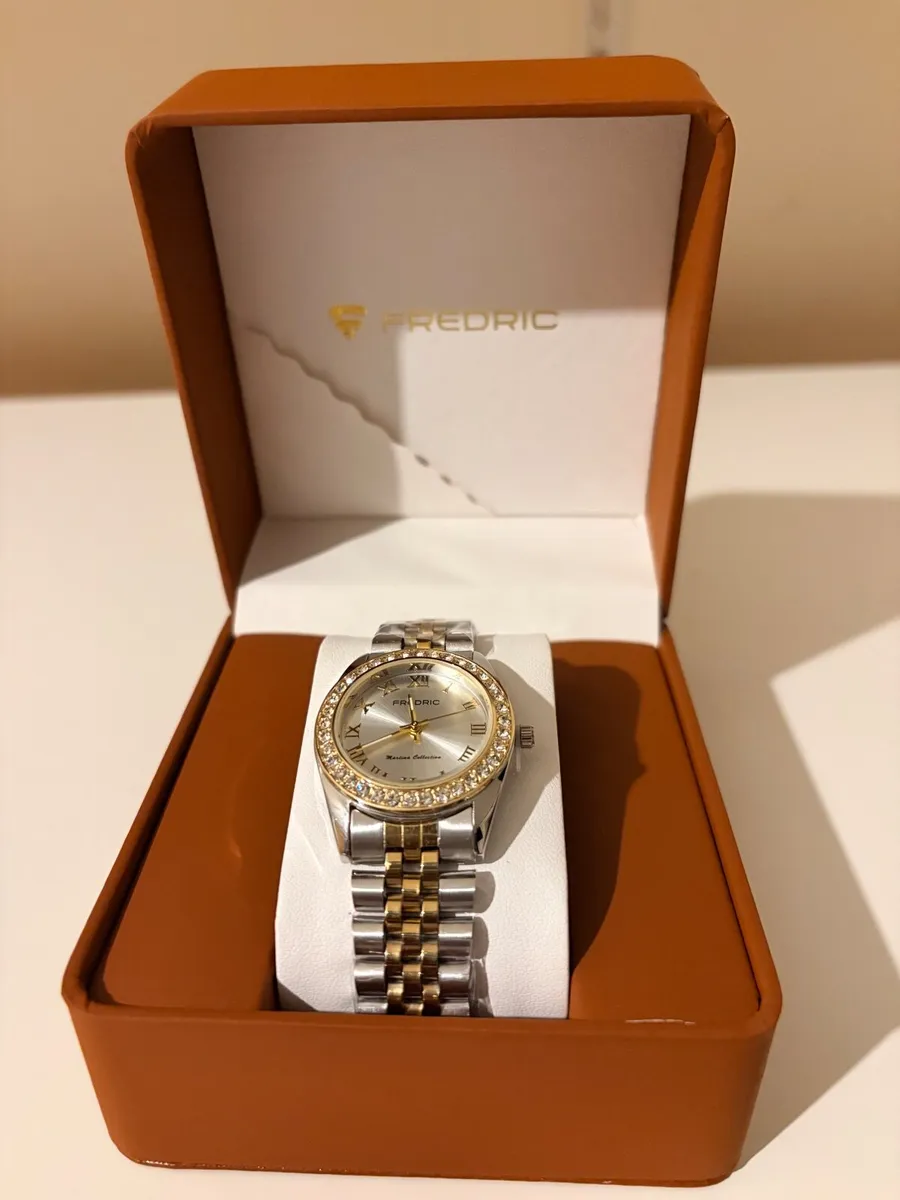 Wrist watch - female - Image 4