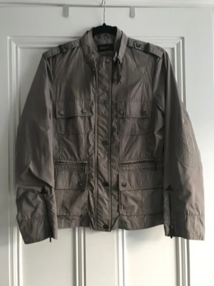 BRAND NEW Ladies M&S Jacket: Size 12/14 - Image 2