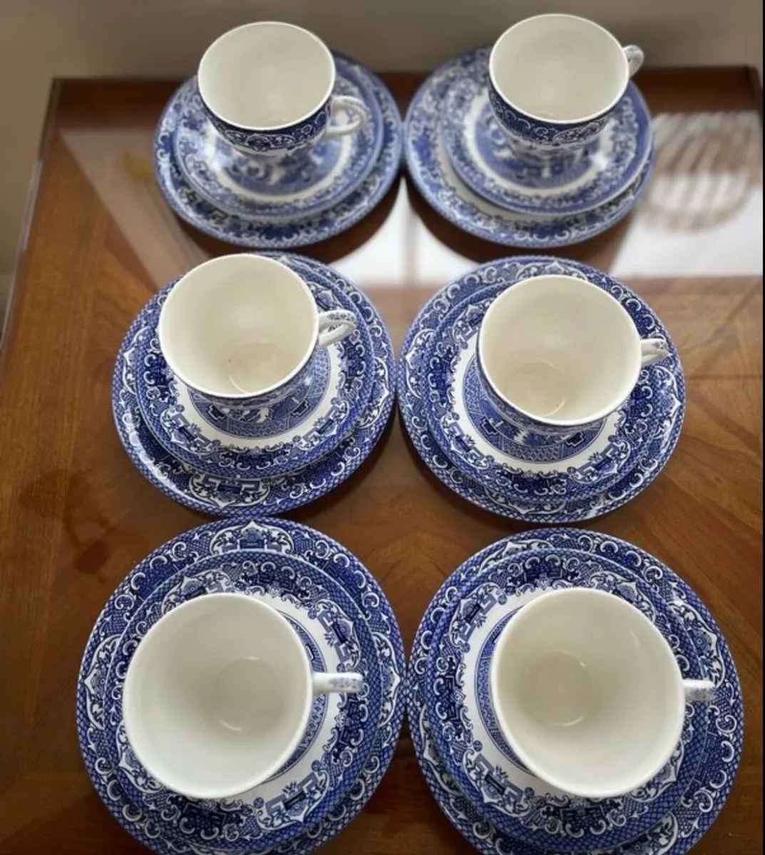 18 piece blue willow - Image 4