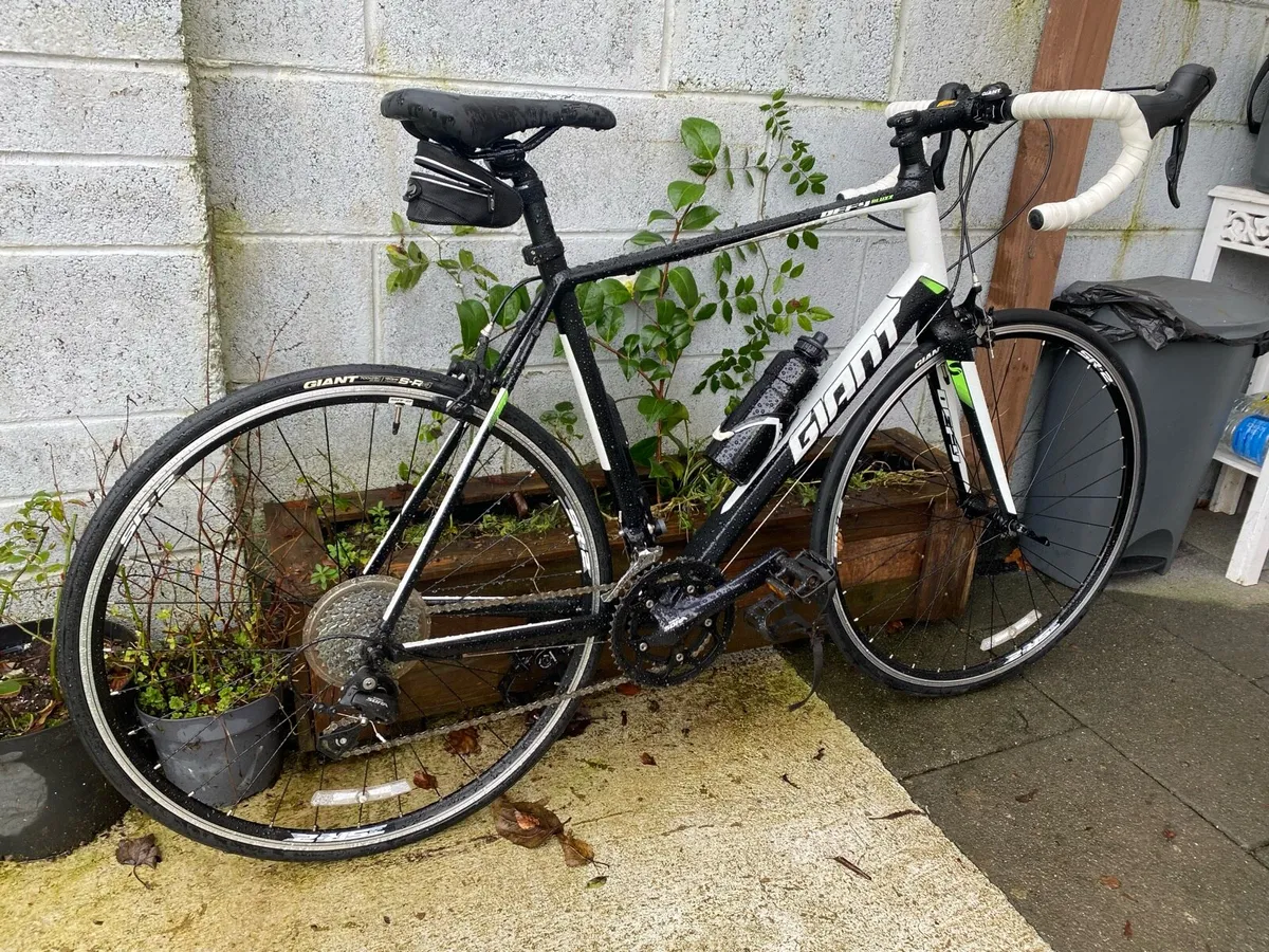 Like new Giant defy 3 Large 22 inch frame - Image 4