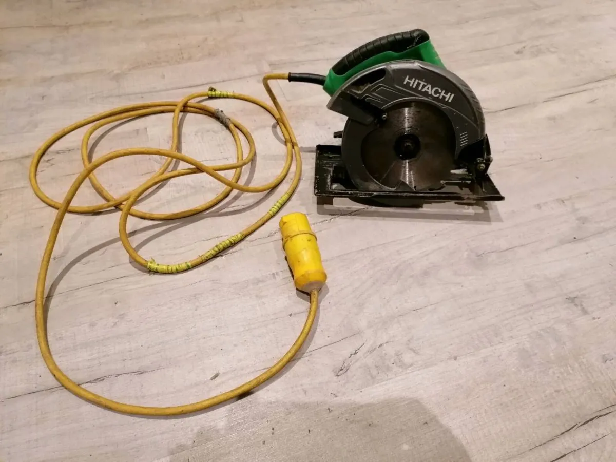 HITACHI circular saw - Image 1