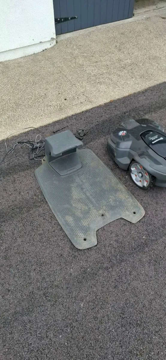 Husqvarna 415X Automower – Needs Repair - Image 2
