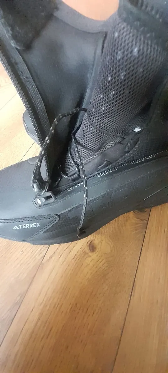 Adidas terrex cold rdy size 8,5 - Image 4
