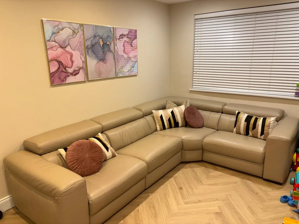 Natuzzi Leather Corner Sofa - Electric Recliner - Image 4