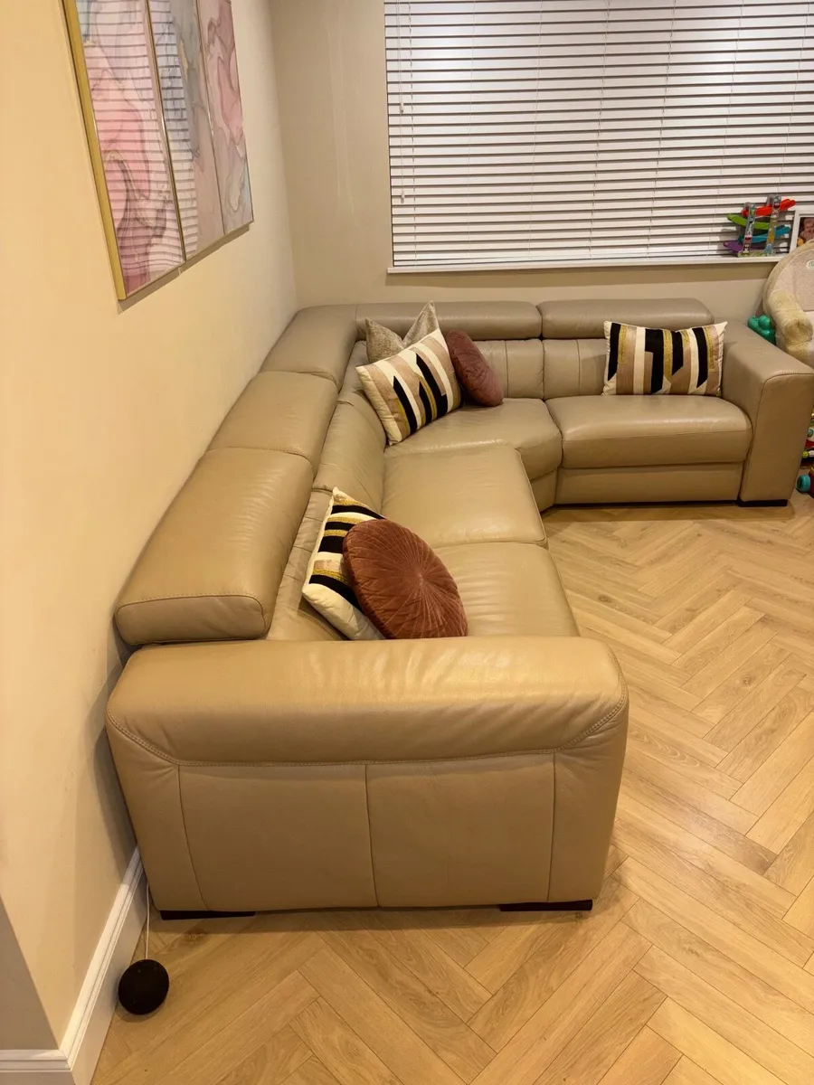 Natuzzi Leather Corner Sofa - Electric Recliner - Image 2