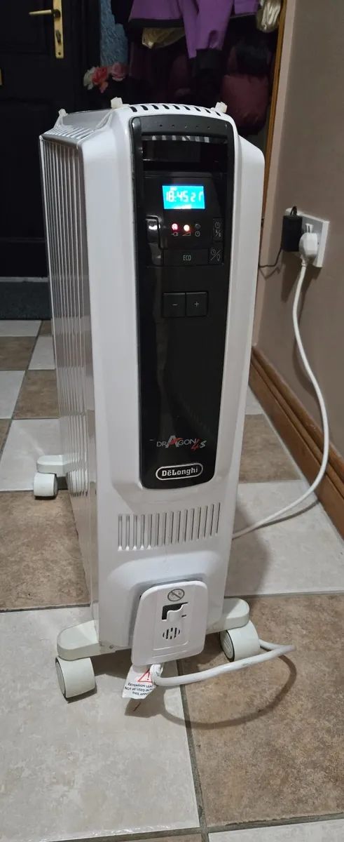 Oil Filled Radiator - DeLonghi - Image 1