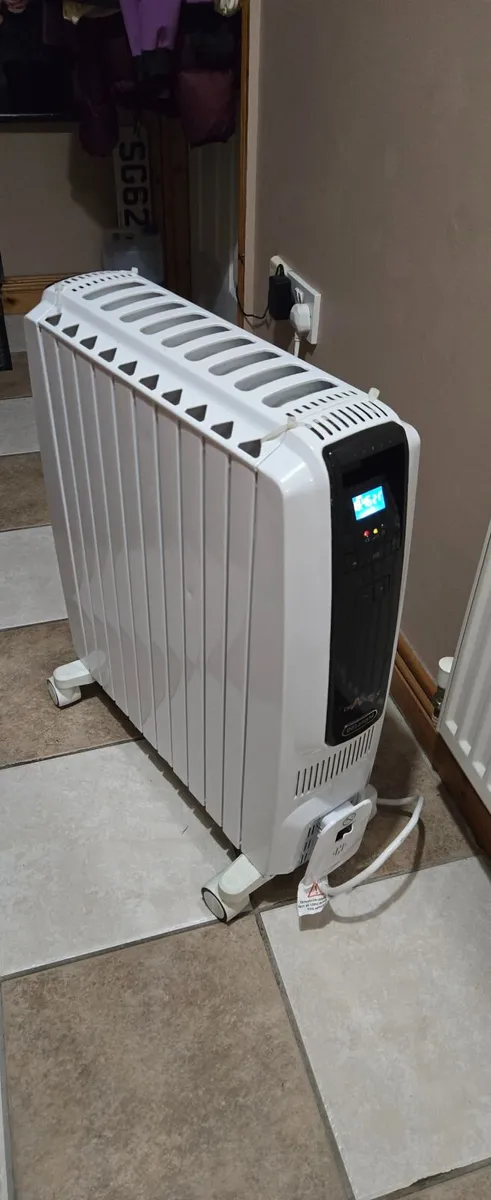 Oil Filled Radiator - DeLonghi - Image 3