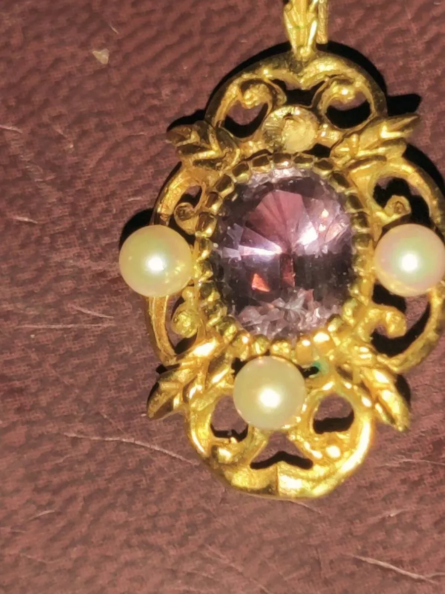 GLITTERY AMETHYST SEED PEARL, 10CT Gold Necklace ! - Image 3