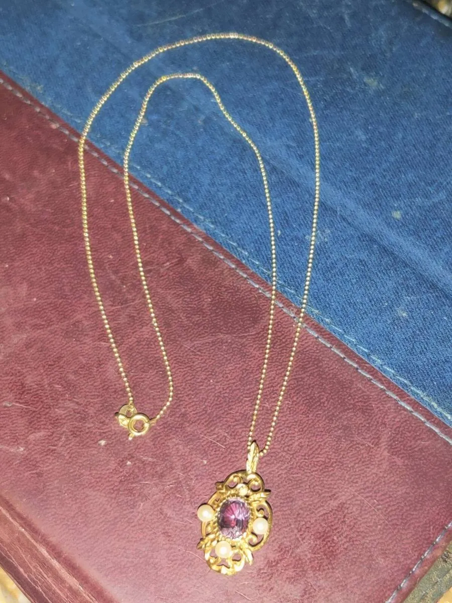 GLITTERY AMETHYST SEED PEARL, 10CT Gold Necklace ! - Image 4