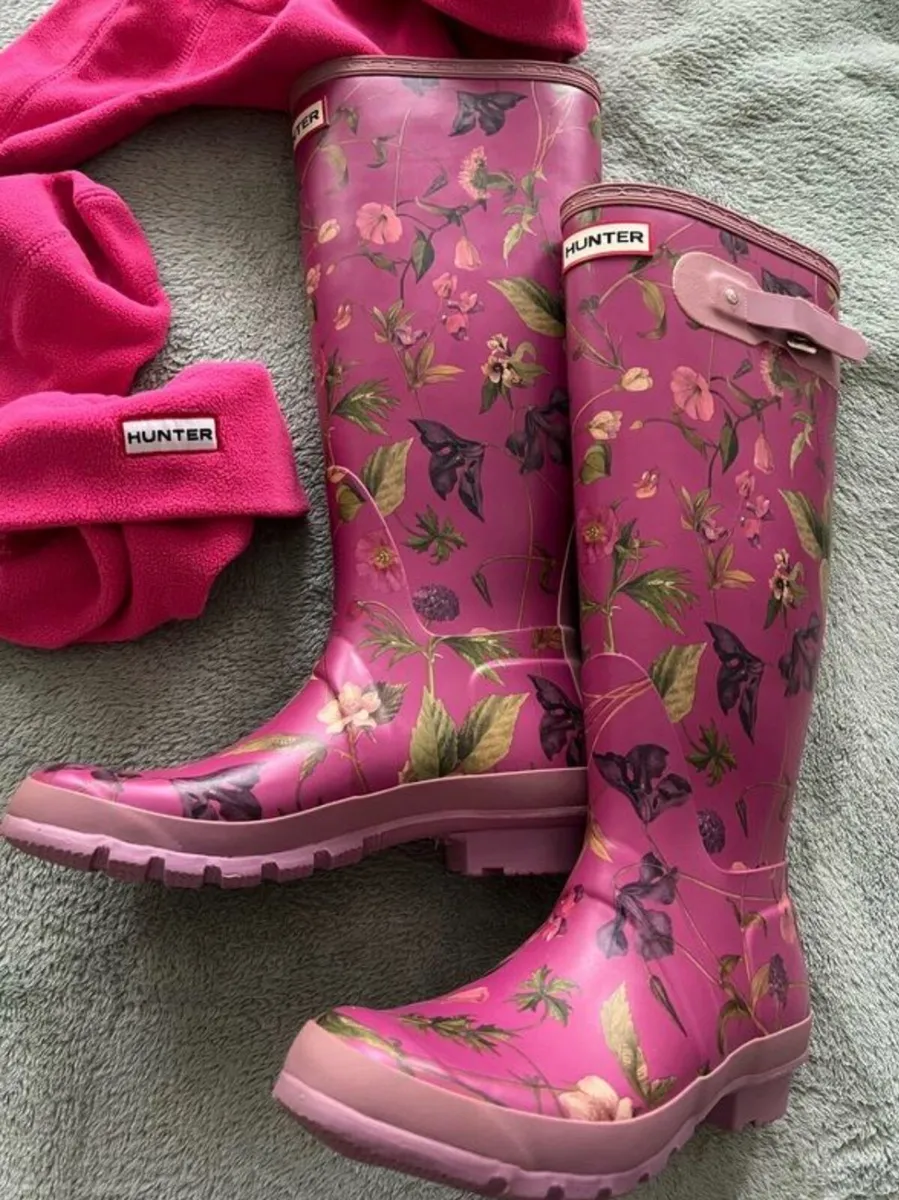 Hunter Women Boots & Socks - Image 2