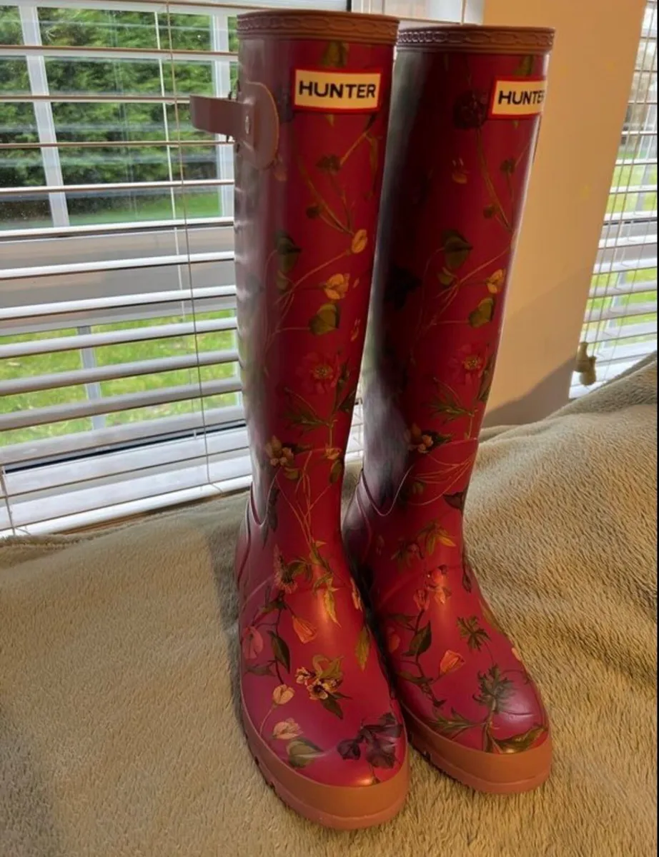Hunter Women Boots & Socks - Image 3