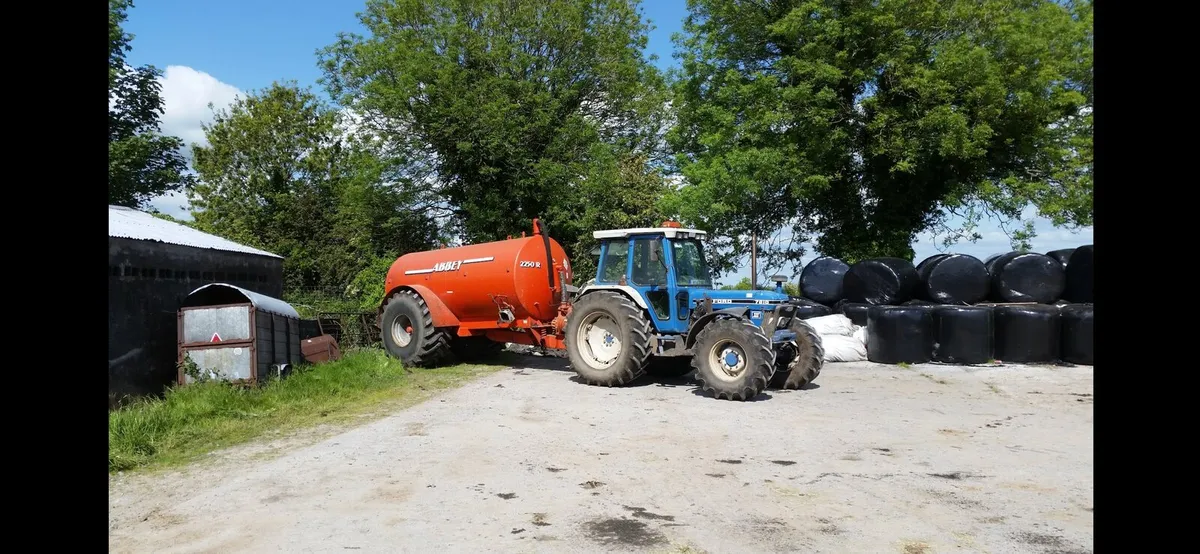 Abbey 2250 tank - Image 1