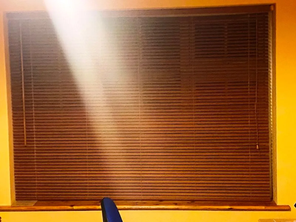 curtains and blinds - Image 4