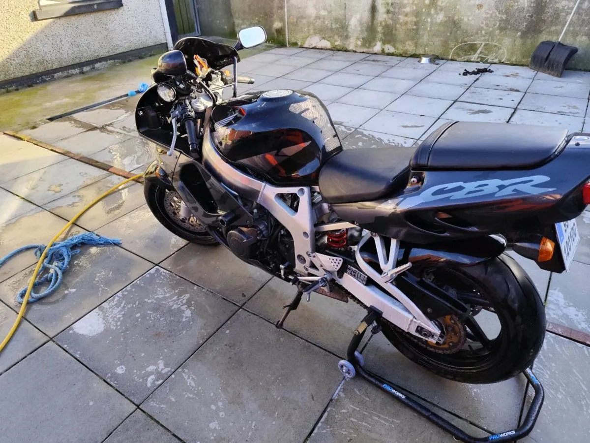 Honda fireblade - Image 1