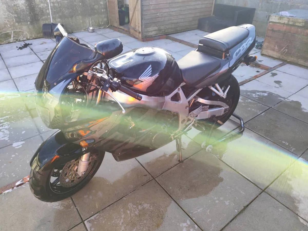 Honda fireblade - Image 4