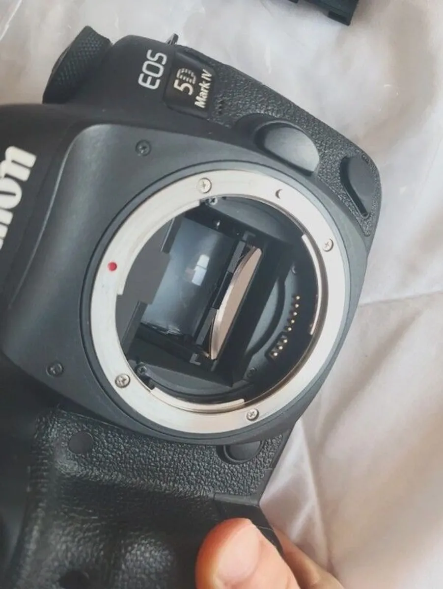 Canon Eos 5d Mark IV Camera - Image 4
