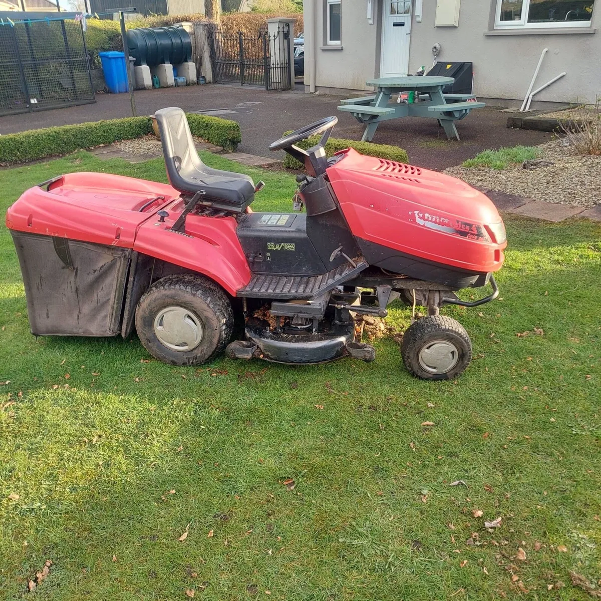 Castlegarden lawnmower - Image 1