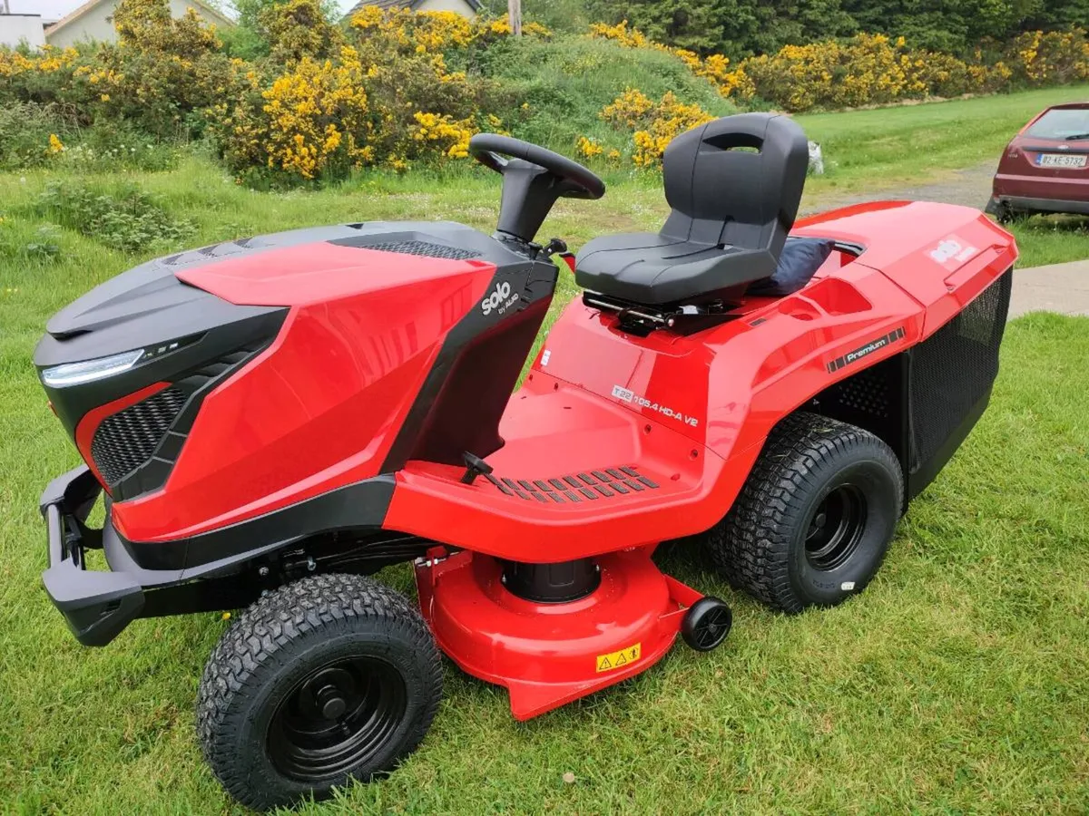 AL-KO SOLO T22 Lawnmower. - Image 3