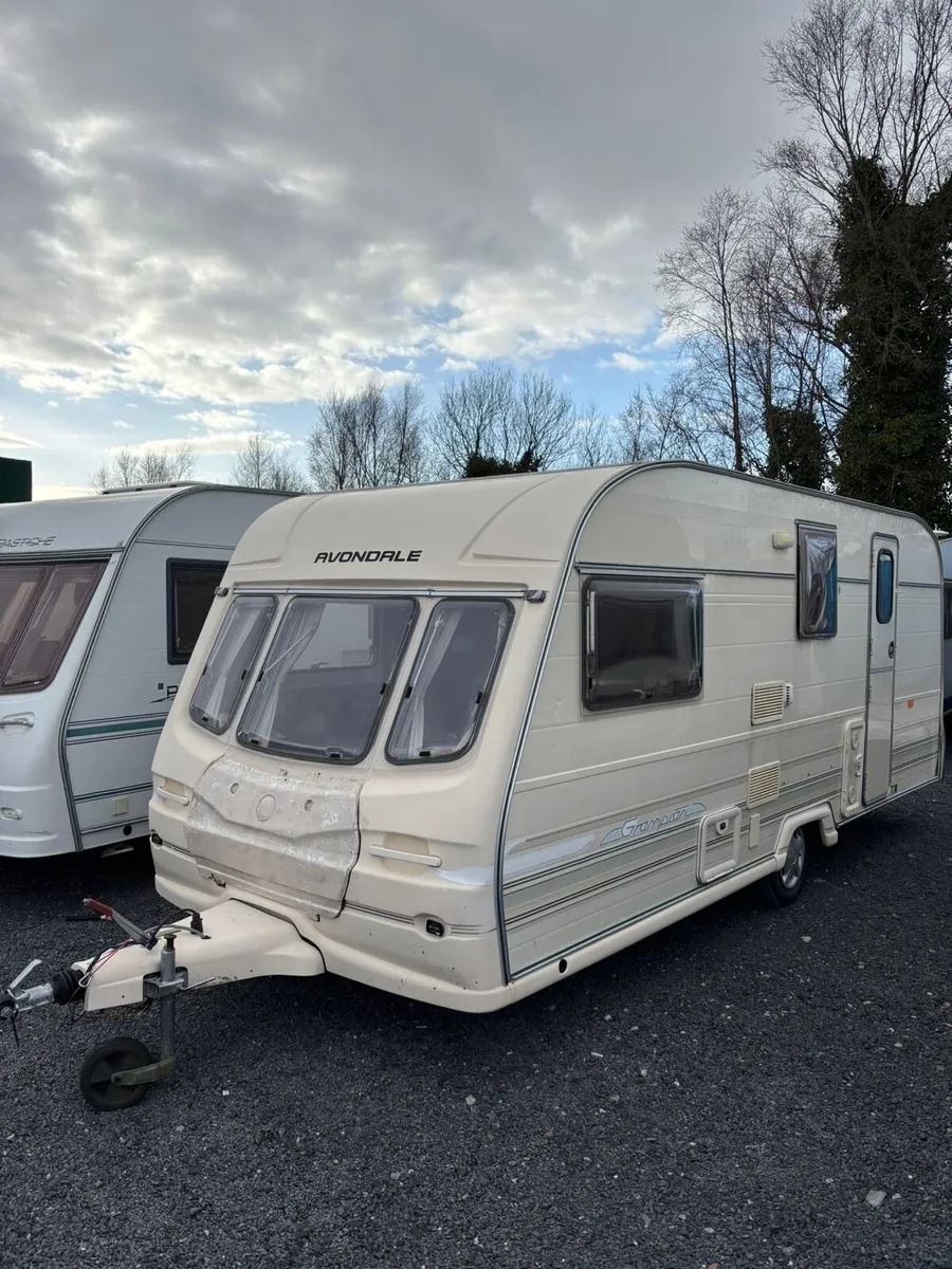 Avondale 4 berth starter caravan - Image 1
