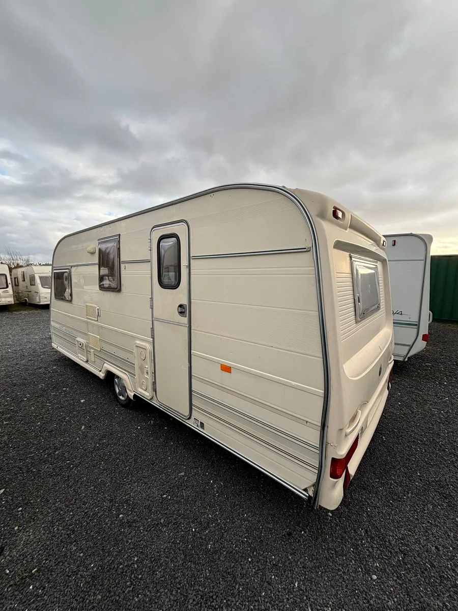 Avondale 4 berth starter caravan - Image 4
