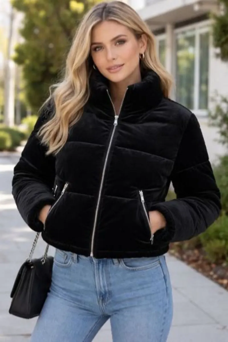 Ladies Black Velvet Jacket: Size 14 (suit size 12 - Image 1