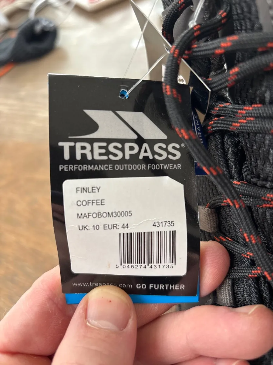 Hiking boots size 10 - Image 2