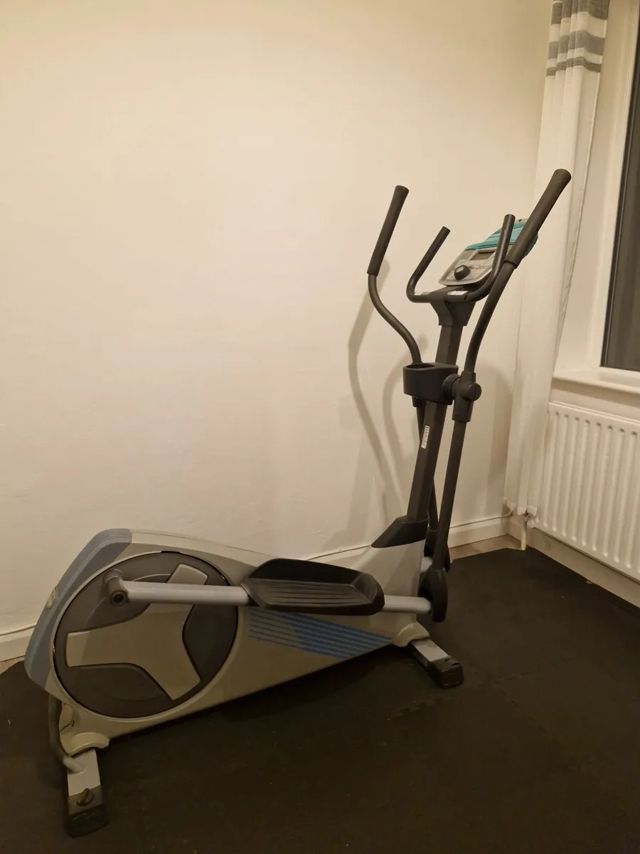 Crosstrainer - Image 1