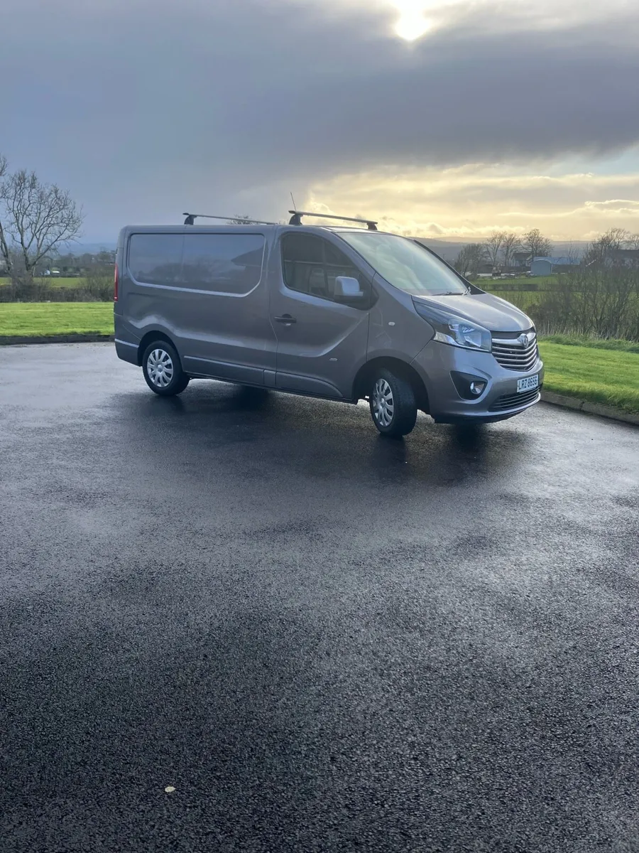 2017 vivaro - Image 1