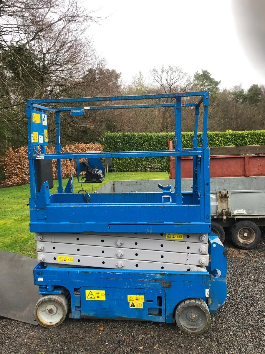 Genie scissor lift - Image 1
