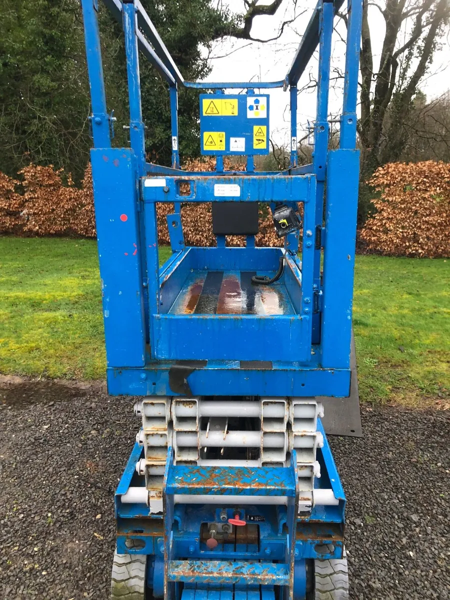 Genie scissor lift - Image 4