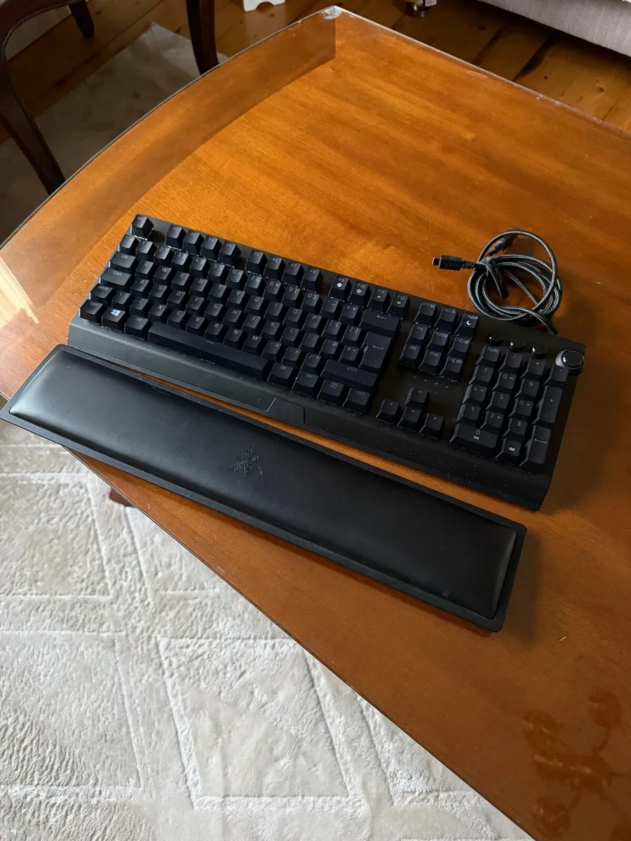 Razer Blackwidow V3 Pro Wireless Keyboard - Image 1