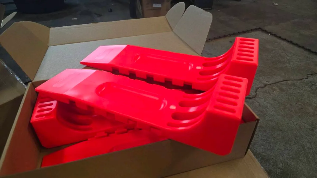 SLIPPERY JIMS - Image 1