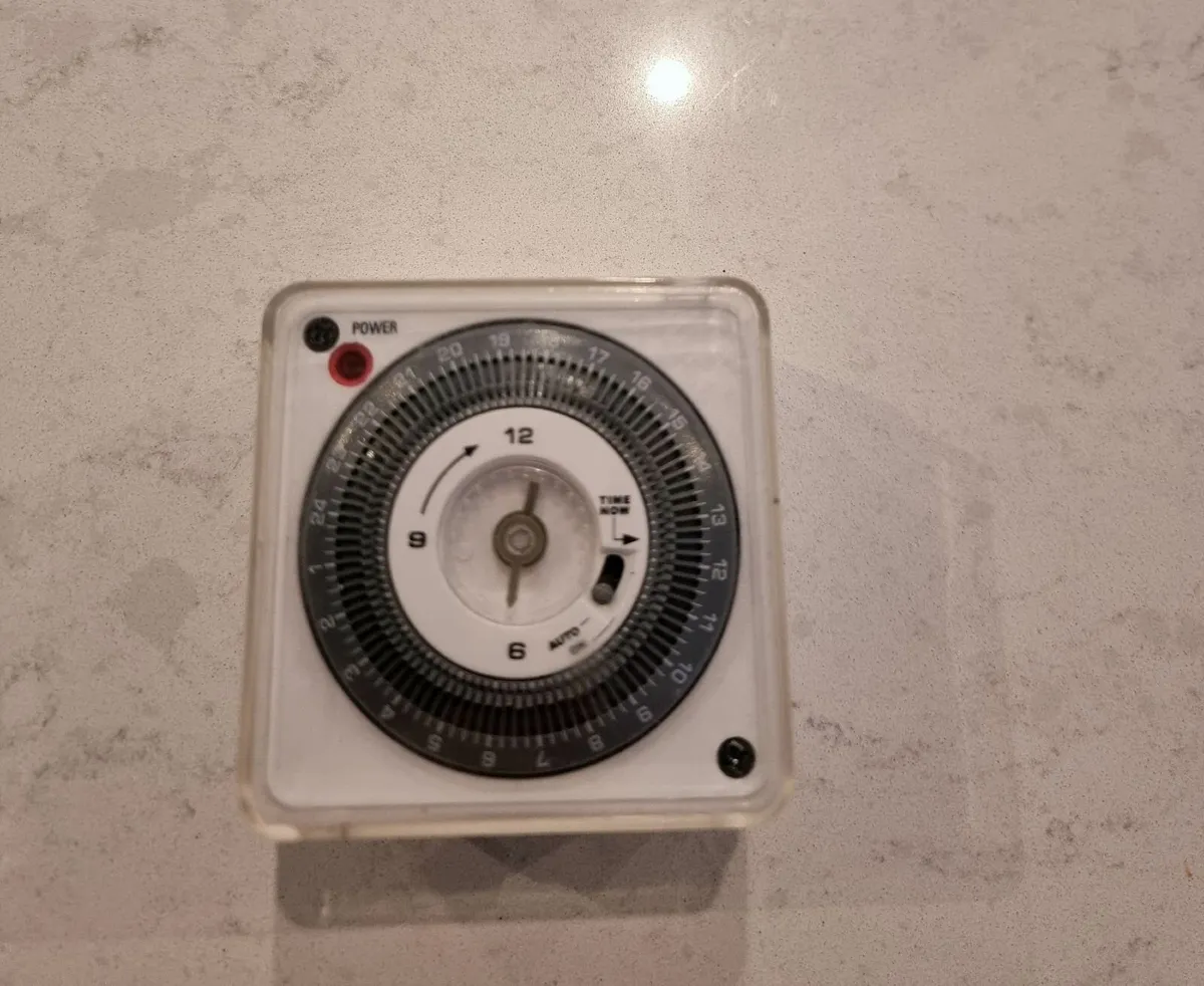 Immersion Heater & Lighting Timer - Mechanical 24 - Image 1