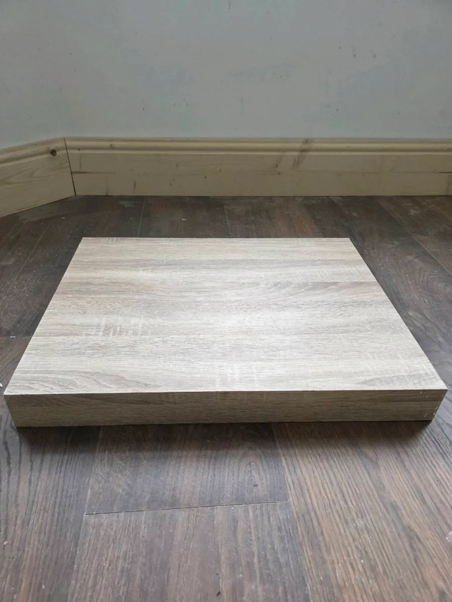 Wall Mounted 600mm Floating Shelf - Oak - Image 2