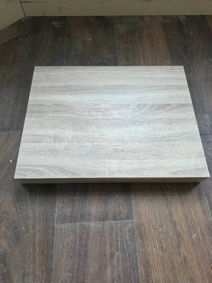 Wall Mounted 600mm Floating Shelf - Oak - Image 3