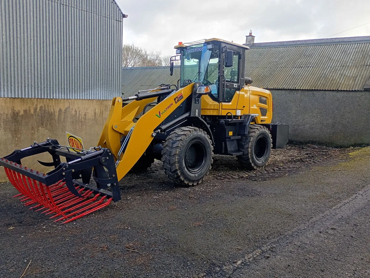 Farm loaders - Image 1