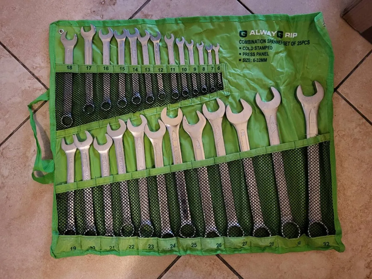 Combination spanner set
