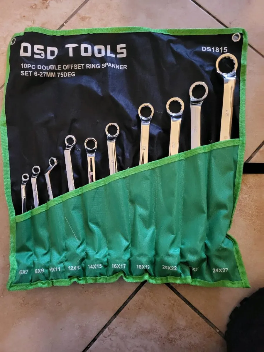 Offset ring spanner sets