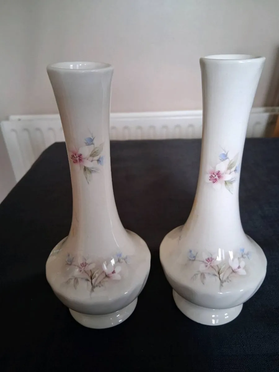 2 Melbaware Vases - Image 2
