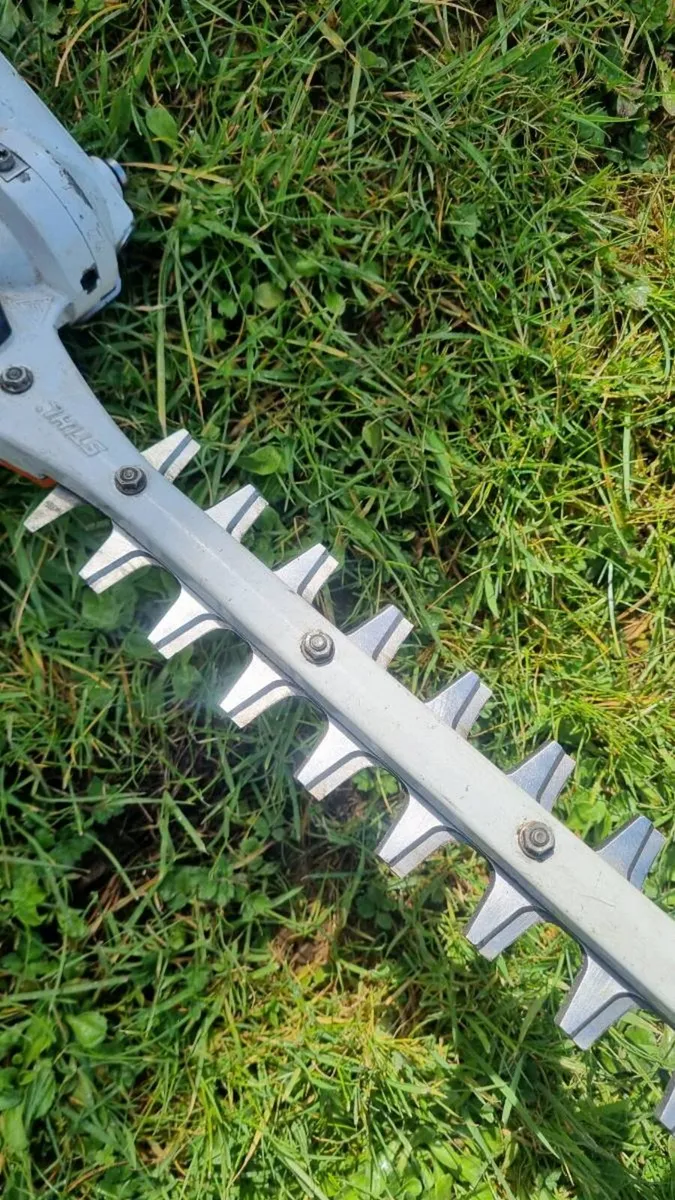 Stihl km 131r long reach hedge trimmer - Image 2