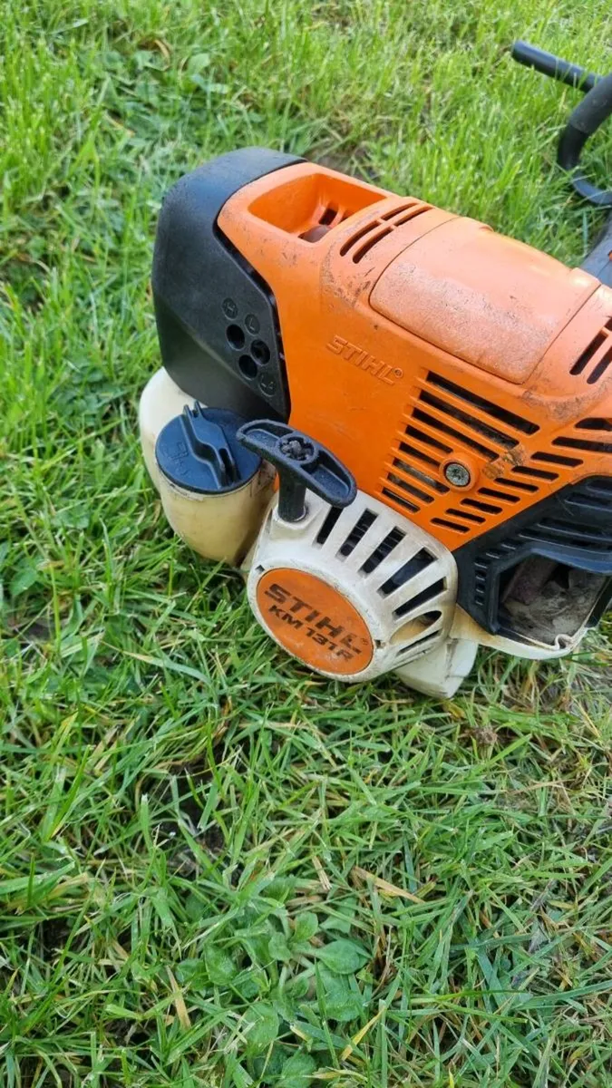 Stihl km 131r long reach hedge trimmer - Image 4