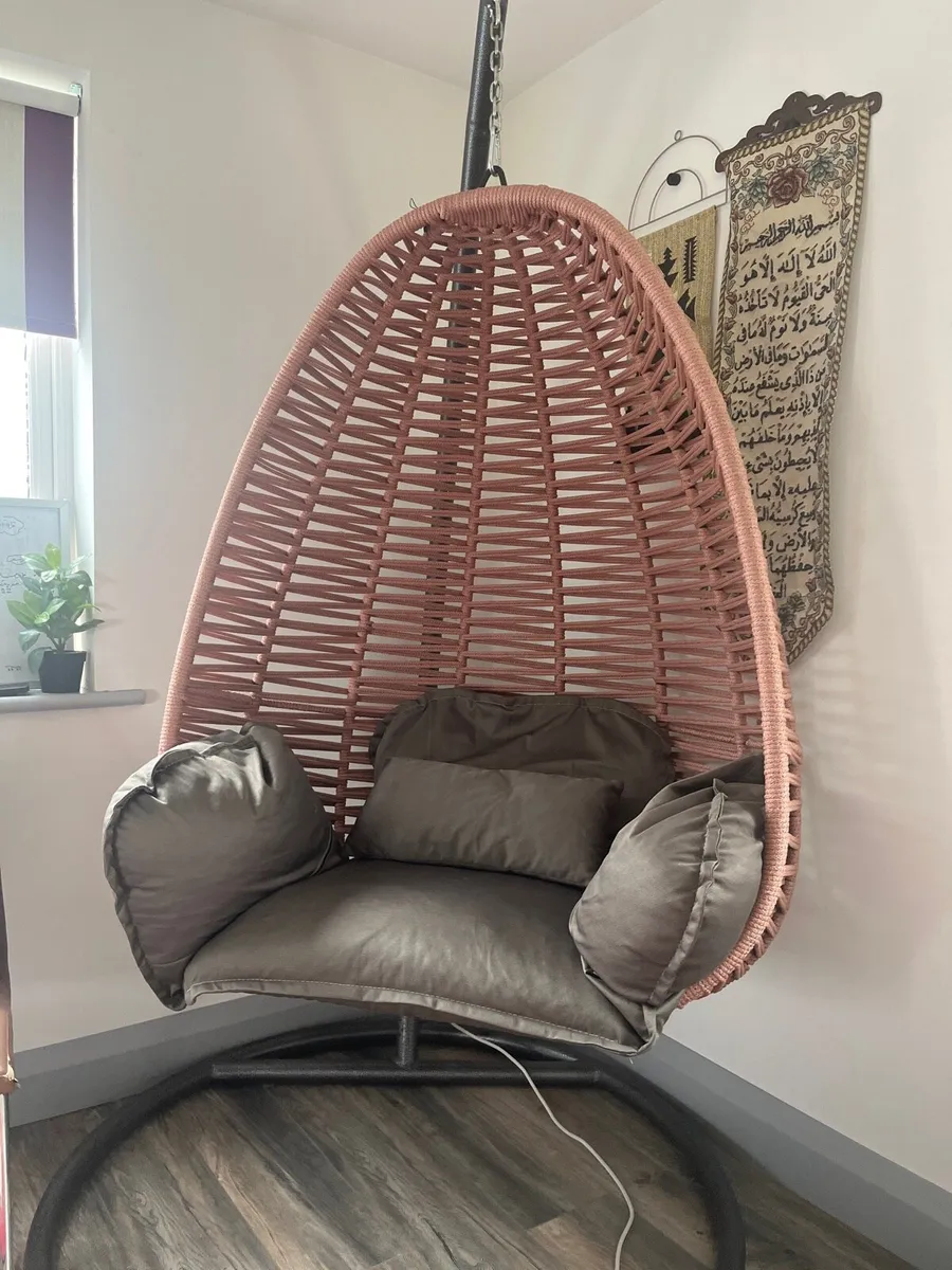Egg chair - Image 1