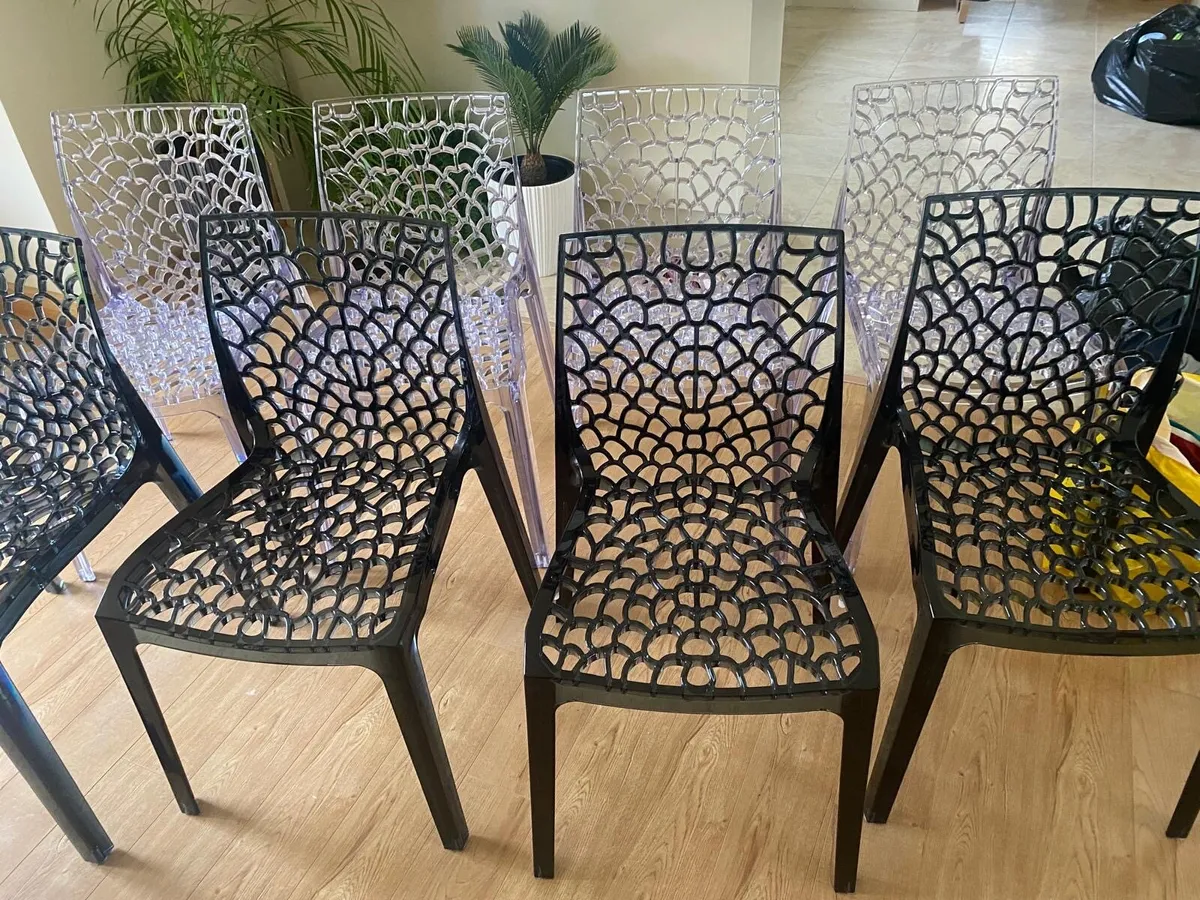 8 Dining Chairs - Image 1