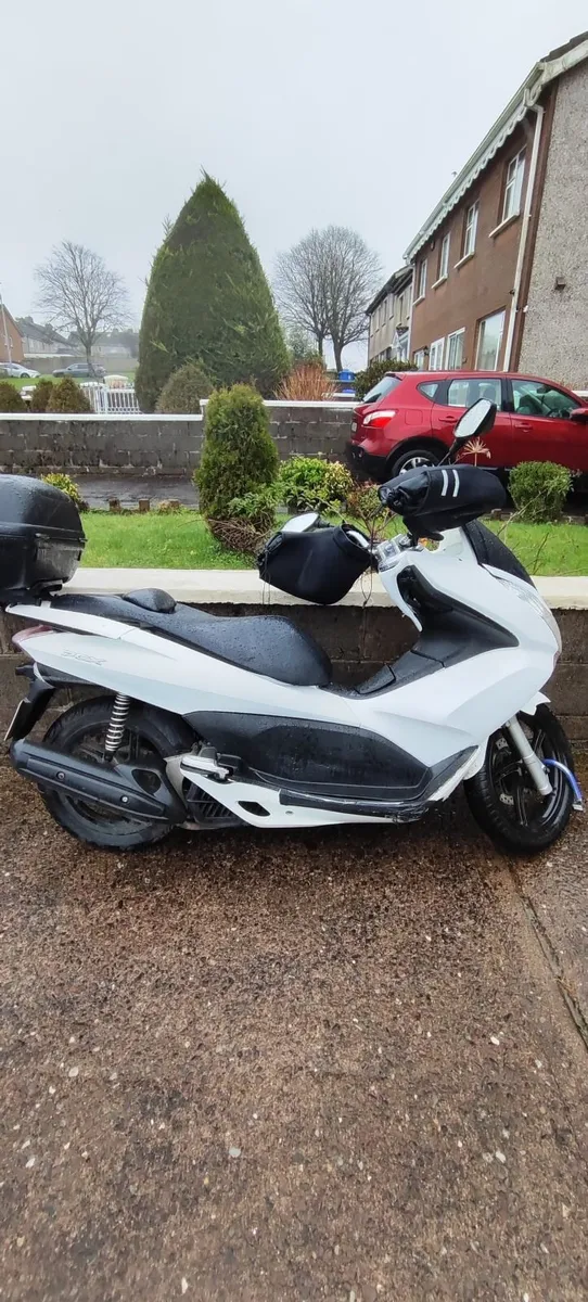 Honda PCX 125cc 2011 - Image 1