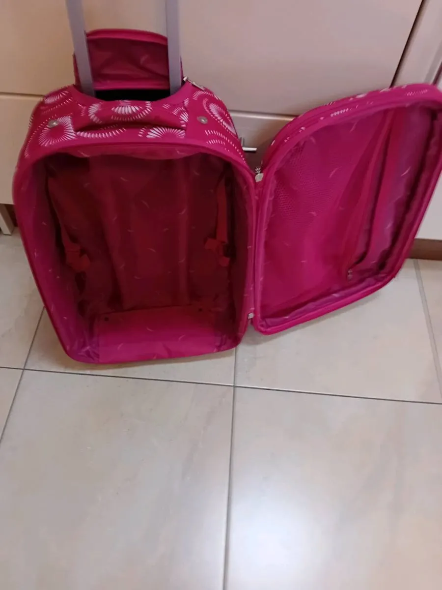 CABIN SIZE PINK SUITCASE - Image 2