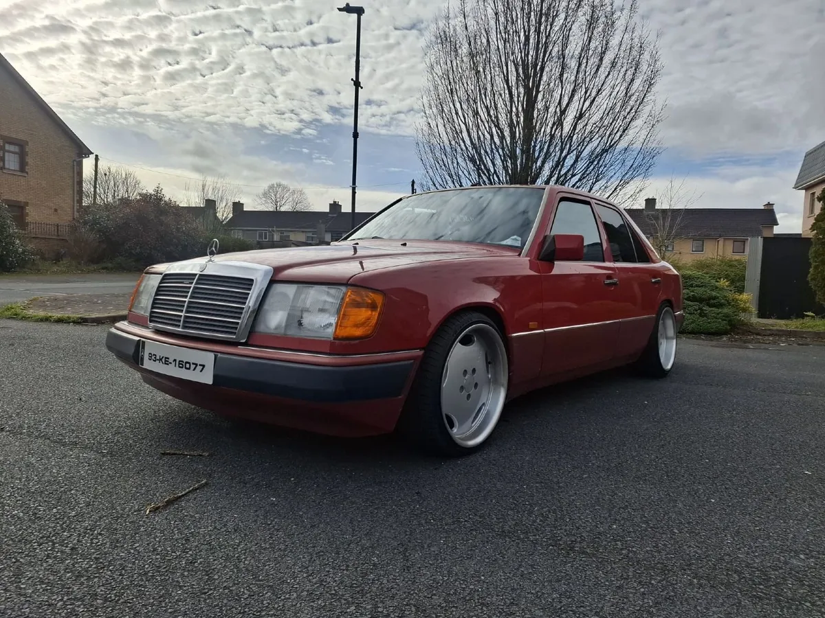 Mercedes-Benz E-Class 1993 - Image 4